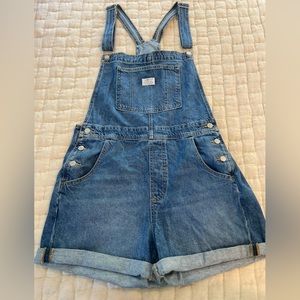 Levi short overalls